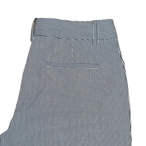 AK ANN KLEIN Navy white stripes high waist coastal casual bermudas - Picture 4 of 10